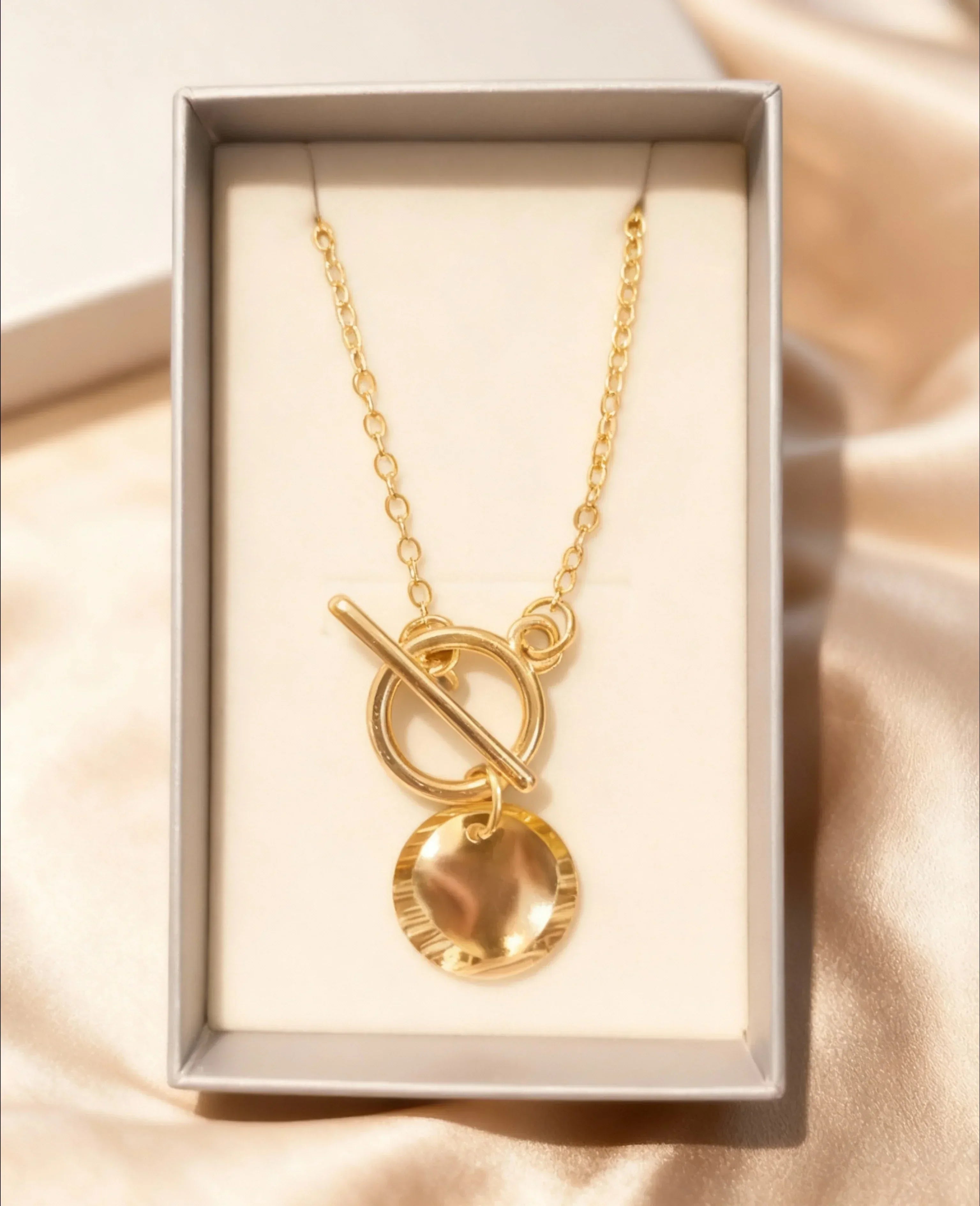 Collier Élégance Dorée- Minimaliste Femme - Accroche 