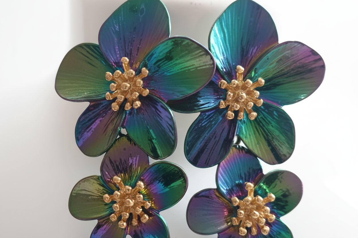 Boucles fleurs iridescentes - zoom