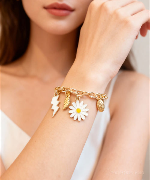 Bracelet à Charms Dorés – Esprit Soleil & Liberté