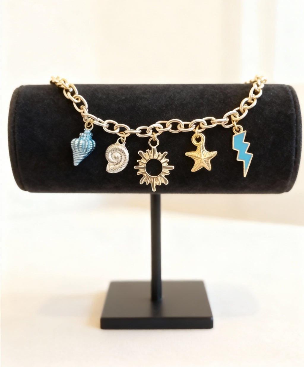 Bracelet breloque femme doré – Bijou tendance élégant